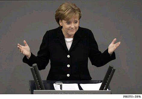 صدراعظم آلمان:
*ايران از همكاري با جامعه‌ي بين‌المللي و آژانس پس نكشد
*هيچ جايگزيني براي روند مذاكرات هسته‌يي با ايران نمي‌بينم