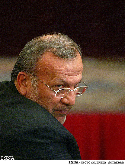 متن كامل مقاله‌ي متكي در لوموند:
نبايد انتظار داشت ايران به بازي بر اساس قواعد در حالي كه متحمل فشار فراقانوني است، ادامه دهد