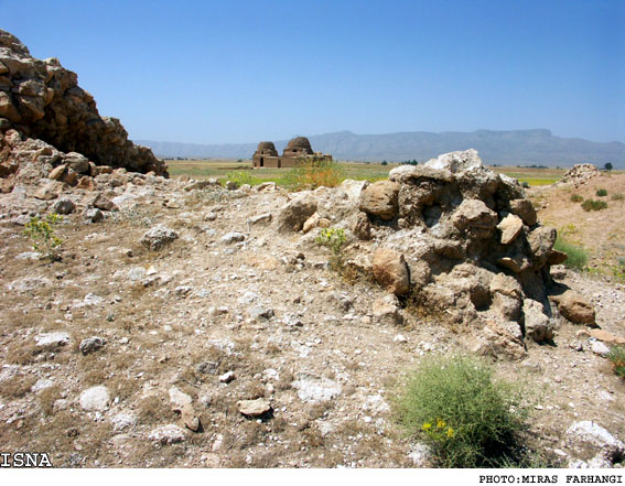 پرسش‌هاي پژوهشگران پس از چهار سال تحقيق درباره‌ي مجموعه‌ي سروستان پاسخ گرفت
استراحت‌گاه شاهان ساساني چهارباغ ايراني دربرگيرنده‌ي كوشك معبد آناهيتا بوده است