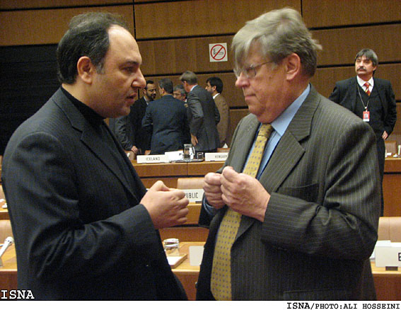 معاون مديركل آژانس بين‌المللي انرژي اتمي:
اميدوارم مساله‌ي هسته‌يي ايران ظرف چند ماه آينده حل و فصل شود