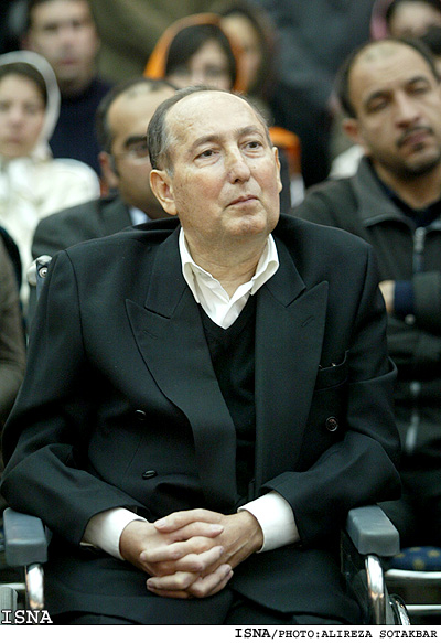 /به بهانه‌ي درگذشت سيدهادي ميرميران/
ايرج اعتصام:
روح معماري گذشته ايران را با پيشرفت‌هاي فني روز عجين كرد تا حرفي جهان‌شمول داشته باشيم