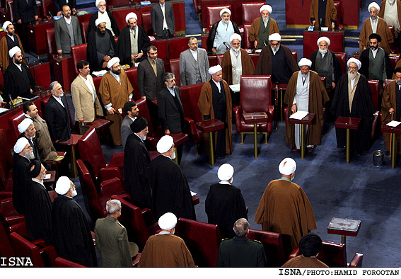 /گزارش كامل گشايش چهارمين دوره‌ي مجلس خبرگان/
*اعضاي هيات‌رييسه انتخاب شدند
*مشكيني: خبرگان وحدت شيعه و سني را از اوجب واجبات مي‌داند