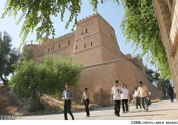 مرمت‌گر سازمان ميراث فرهنگي و گردشگري خوزستان:
قلعه شوش درحال حركت است و به مقاوم‌سازي نياز دارد