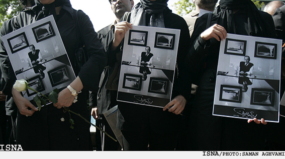 يك‌سال از رفتن مرد تواناي معماري ايران - سيدهادي ميرميران گذشت
"زيباترين نصفه جهان" از نگاه معماري كه نقطه عطف اصفهان را بست