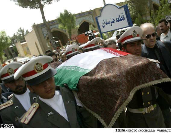 بازماندگان هادي ميرميران قطعه‌ي هنرمندان را احيا و به‌سازي مي‌كنند