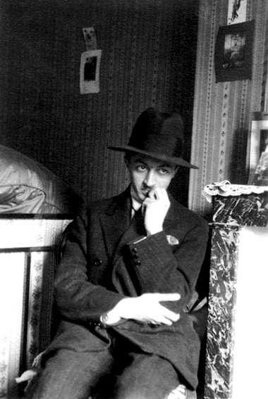 پاسخ محمد بهارلو به اتهام سرقت ادبي صادق هدايت