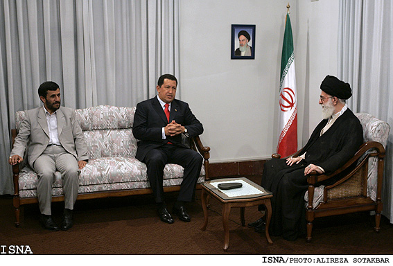هوگو چاوز با مقام معظم رهبري ديدار كرد