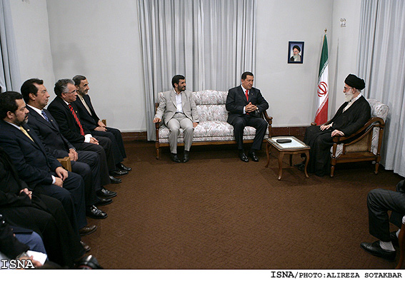 مقام معظم رهبري در ديدار چاوز:
دوران آمريكا در جهان به پايان رسيده است
ايستادگي ملت لبنان و حزب الله مظهر به ستوه‌آمدگي جهان اسلام و عرب از آمريكا است