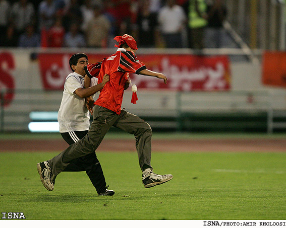 حاشيه‌هاي ديدار تيم‌هاي فوتبال پرسپوليس - سپاهان