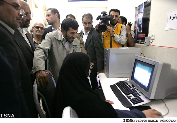 با حضور رييس‌جمهور؛
اولين دبيرستان كشور به شبكه اينترنت ملي متصل شد