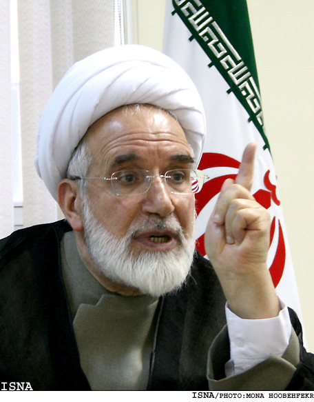 مهدي كروبي در نشست مطبوعاتي:/1/
نتيجه انتخابات طبق روال، شفاف اعلام شود 
شيريني شور و نشاط ملت را به تلخي تبديل نكنيد