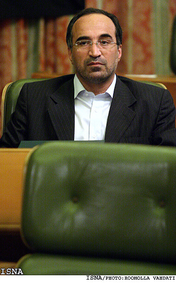 عضو ائتلاف آبادگران شوراي شهر تهران:
*اصلاح‌طلبان خود را در انتخابات پيش‌باخته مي‌بينند
*اصولگرايان بايد در صحنه انتخابات از سهم‌خواهي بپرهيزند