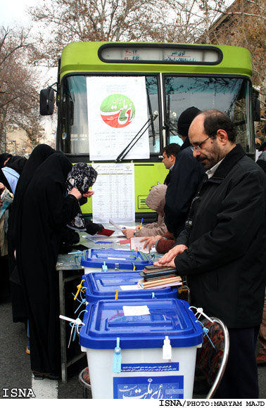 *بازتاب حضور گسترده‌ي ملت ايران در انتخابات روز جمعه*
"ايرانيان از انتخابات به عنوان پيامي به غرب، استقبال كردند"