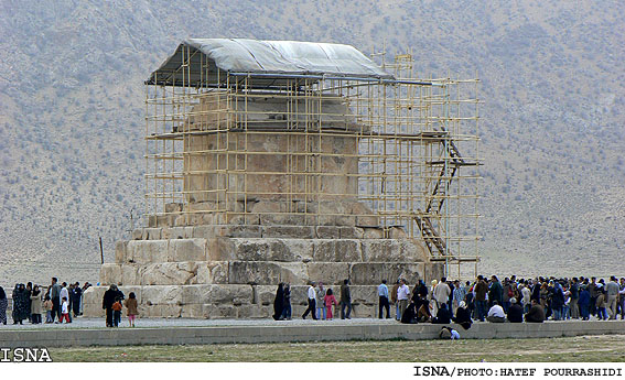 دغدغه‌ي راهنمايان كم‌تجربه و دست‌مزد پايين راهنمايان
يك تورگردان: تعداد راهنمايان مجرب خيلي كم است
رييس جامعه راهنمايان: آژانس‌ها برخلاف عرف جهاني عمل مي‌كنند