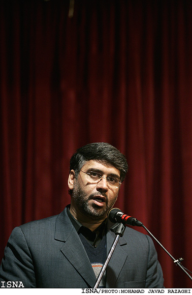 رييس سازمان بسيج دانشجويي:
*موج بيداري اسلامي و انتفاضه از فلسطين عبور مي‌كند
*در كنار جهاد سياسي و دفاعي ‌بايد جهاد فكري هم داشته باشيم