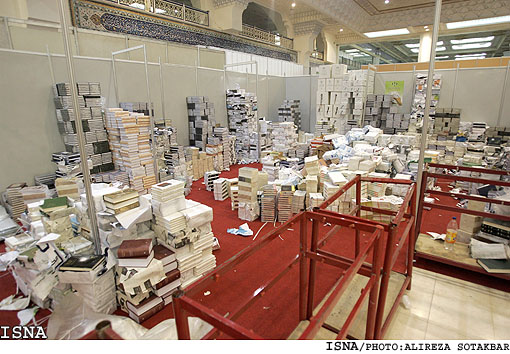 صبح روز بعد...
انگار زود به نمايشگاه رسيده‌ايم!