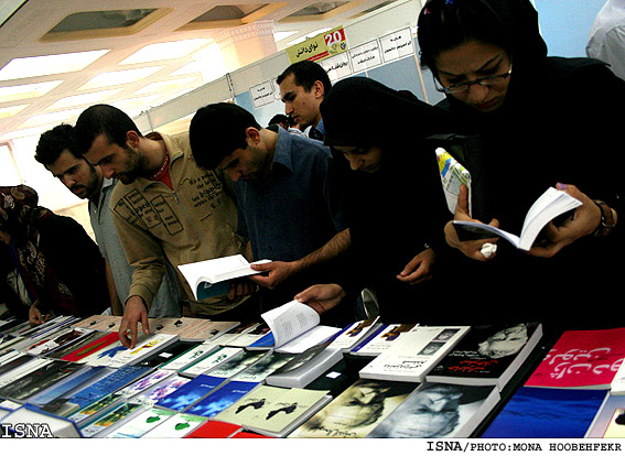 نمايشگاه كتاب؛ جمع‌آوري كتاب‌ها و تذكرها
مجيد حميدزاده: توقيف نيست؛ كنترل است