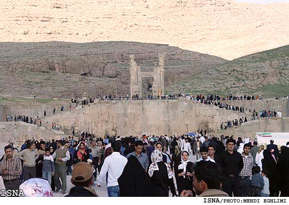 دبير جامعه‌ي تورگردانان ايران:
جوايز صادراتي تورهاي ورودي سال‌هاي 85 و 86 تا چندماه ديگر پرداخت مي‌شوند