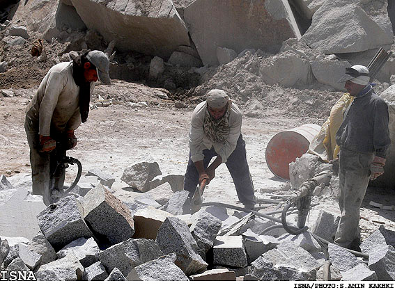 تاخيري كه صداي مجلس را هم در آورد!
اصلاحيه قانون معادن در هيات دولت زمين‌گير شده است