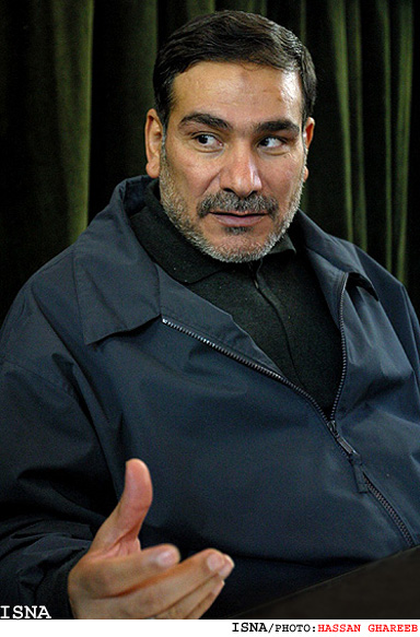 *مراسم تشييع پيكر سردار شهيد علي هاشمي*
شمخاني در جمع خبرنگاران: 
آيندگان شهيد هاشمي را به‌عنوان مشعل‌دار ايستادگي مي‌شناسند