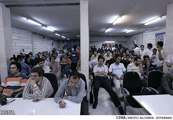 گزارش كامل نشست «دانشگاه و چشم‌انداز آينده»
سخنان تاج‌زاده، توسلي، حجاريان، رمضان‌زاده، شكوري‌راد،
صابر، راكعي، عبدي، موسوي‌خوييني، حيدري،احمدي و . . .