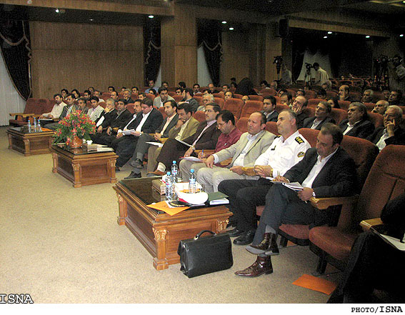 معاون گردشگري سازمان ميراث فرهنگي و گردشگري:
بعضي افراد قصد دارند جريان استانداردسازي را متوقف كنند
نود درصد دفاتر خدمات مسافرتي غير علمي و غير تخصصي‌اند