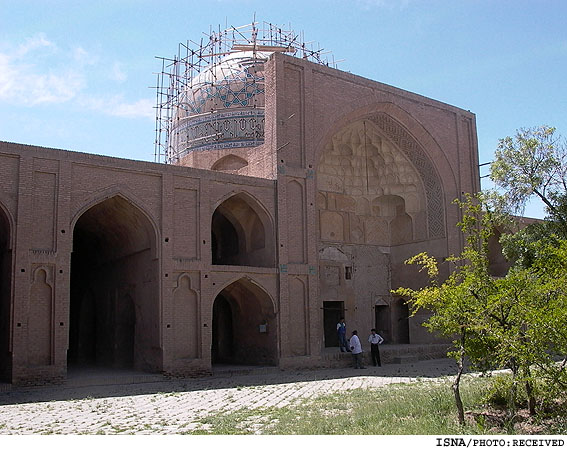 مبارزه با موريانه در مسجد جامع ساوه هنوز ادامه دارد