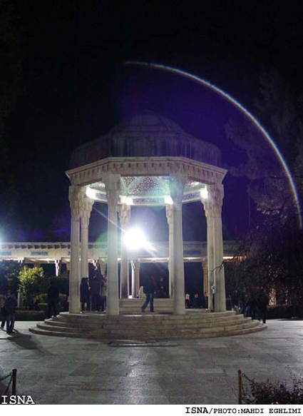 همه‌چيز درباره‌ي روز بزرگداشت حافظ
«زمان بزرگداشت حافظ را افزايش مي‌دهيم»