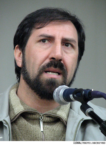 /ضرورت توجه به شعر جوان/
هادي منوري: 
كاش پيشكسوتان نقش مربي را رعايت مي‌كردند