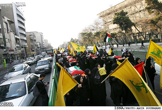 گزارش ايسنا از تجمع اعتراض‌آميز دانشجويان بسيجي دانشگاه آزاد تهران