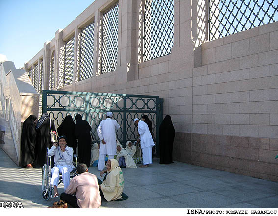 درپي محدود كردن ورود بانوان بدون محرم به عربستان
سازمان حج و زيارت:
اين محدوديت شامل افراد ثبت نام شده در گذشته نمي‌شود
وضع به اين شكل باقي نمي‌ماند