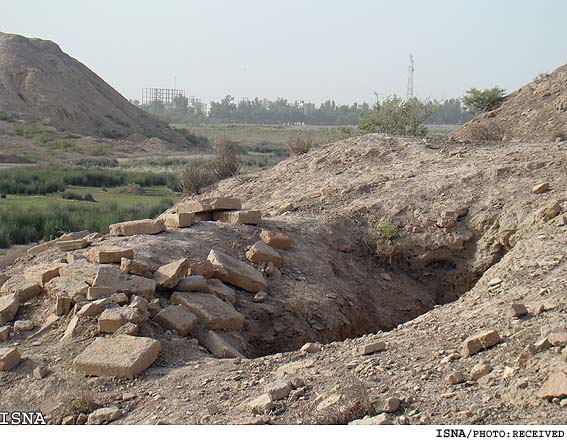 عضو انجمن دوست‌داران ميراث فرهنگي شوش:
نبود حصاركشي دليل اتفاق‌هايي مانند تخريب يك گور باستاني است