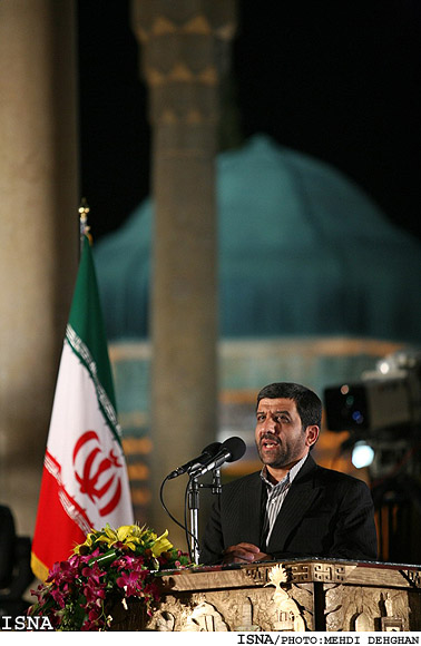 عزت‌الله ضرغامي و توصيه‌ به مراكز صداوسيماي استان‌ها:
اميدوارم آرزوي واردنكردن انيميشن‌ محقق شود
متاسفانه در برخي توليدات استاني شاهد تقليد‌هاي نابه‌جا هستيم