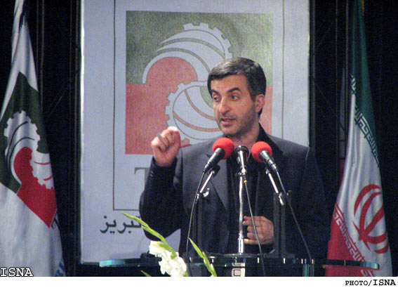 رييس سازمان ميراث فرهنگي و گردشگري در گشايش نمايشگاه صنايع دستي:
ما كندتر متوجه بازارهاي جهاني صنايع دستي شده‌ايم