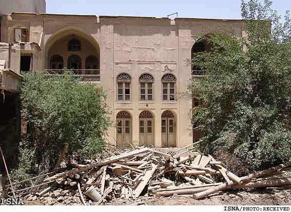 اصفهان در تکاپوي مرمت يا نوسازي؟
يک کارشناس حوزه‌ي گردشگري:
صداي دوست‌داران فرهنگ در هياهوي صنعت گم شده است