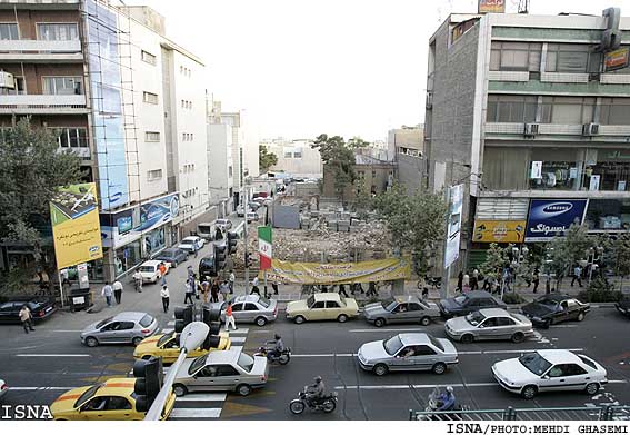 در يك موقعيت استثنايي،
خانه‌اي تاريخي در تهران كاربري جديد مي‌يابد!