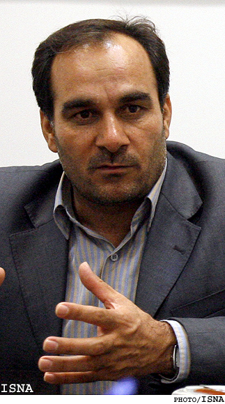 عباسعلي وفايي: 
فينگليش‌نويسي ظلم به زبان فارسي است