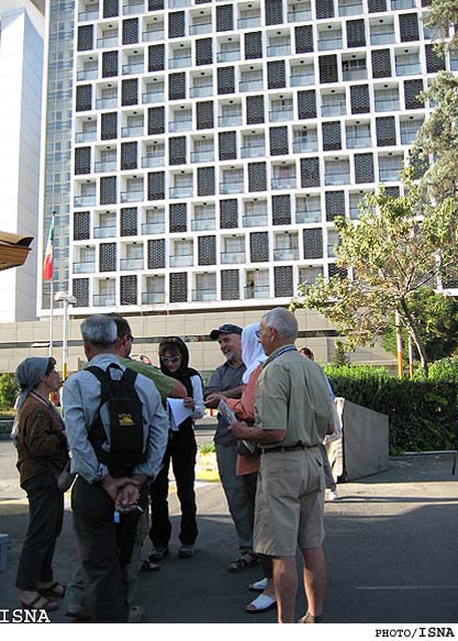 رييس جامعه‌ي تورگردانان:
كميته‌ي مديريت بحران پيش‌آمده در گردشگري زير نظر اين جامعه تشكيل شد
وزارت امور خارجه تكليف صدور رواديد را روشن نكرده است