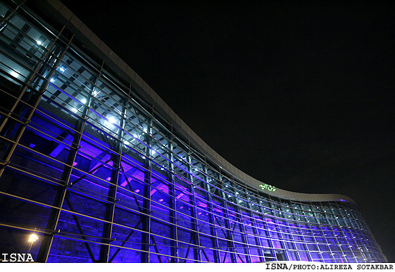 تشكري‌نيا:
پيش‌فروش اينترنتي بليت‌هاي پرديس سينماي «ملت» آغاز شد 
اگر مديريت شهري تصميم بگيرد؛ آمادگي ساخت سينما «جمهوري» را داريم