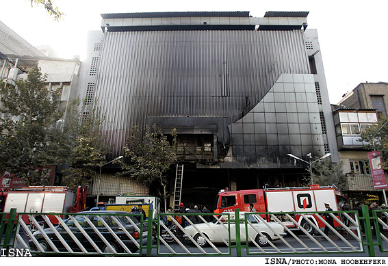 سينما جمهوري تهران بامداد امروز طعمه حريق شد