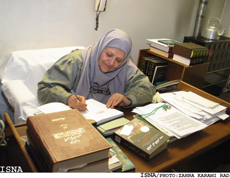 توضيحات وكيل پرونده‌ي طاهره صفارزاده:
اميدوارم با رفع مهر و موم اموال، بنياد بيداري فعال شود