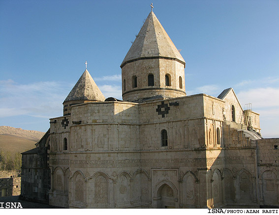 يك راهنماي تور در آذربايجان غربي:
اداره‌ي ميراث فرهنگي و گردشگري استان همكاري زيادي با راهنماها ندارد