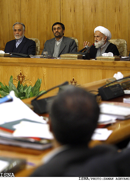 رييس‌جمهور: 
«غدير» عيد كمال است 
اين اطمينان را به رهبري بزرگوار مي‌دهم كه فرزندانشان در دولت در مسير صيانت از عزت ملت و دفاع از ارزش‌ها حركت مي‌كنند