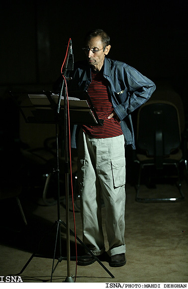 پخش مستقيم گزارش مراسم تشييع پيكر «احمد آقالو» از راديو تهران