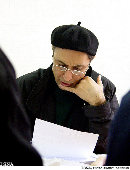 در پي درگذشت هنرمند راديو، تئاتر و تلويزيون 
محمد عمراني:
كارهاي زيادي در راديو از «احمد آقالو» ياد گرفتيم