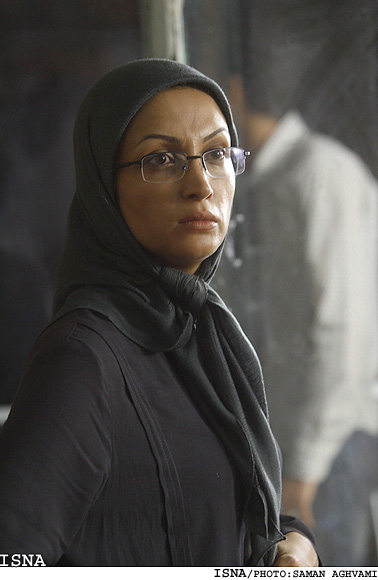 روناك يونسي:
مرضيه از سينوسي‌ترين نقش‌هاي «گل‌هاي گرمسيري» است
كامل نبودن فيلمنامه طراحي اين شخصيت را برايم دشوار مي‌كرد