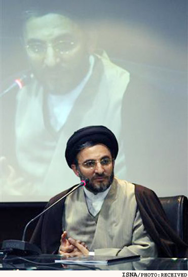 رييس سازمان تبليغات اسلامي:
هرسال از مبلغان و سخنرانان ديني تجليل كنيم
از انتقادات نسبت به نحوه عملكرد خود استقبال مي‌كنيم