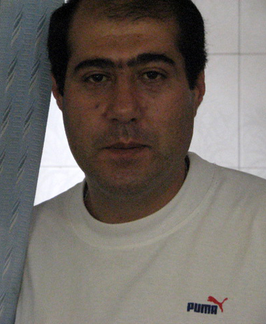 *ساده‌نويسي در شعر امروز*
رسول يونان: نگاه دقيق به دنيا منجر به ساده‌نويسي مي‌شود