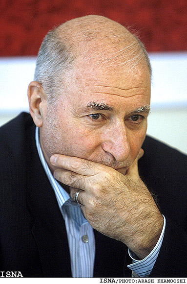 صالح نيك‌بخت خبر داد:
محكوميت بهزاد نبوي به 6 سال حبس تعزيري