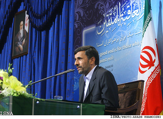 نشست مطبوعاتي رييس‌جمهور:/5/
طرح اصلاح نظام بانكي در دستور كار دولت است
روش‌هاي نظامي‌گري در آمريكاي جنوبي شكست‌خورده است